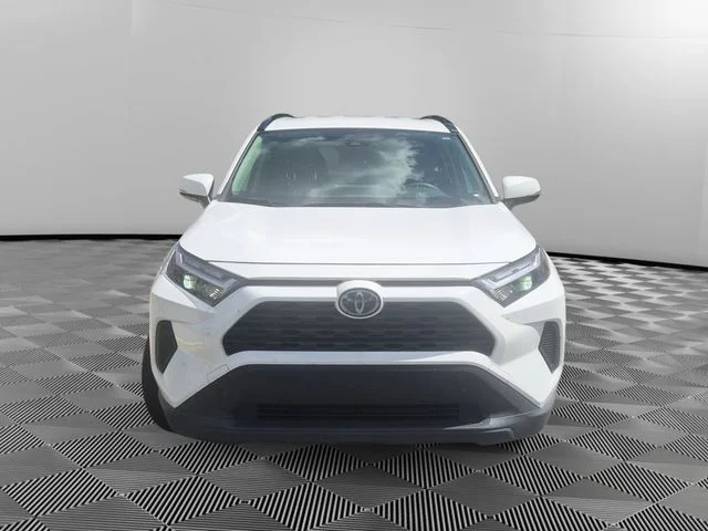 Used 2025 White Toyota XLE image 2