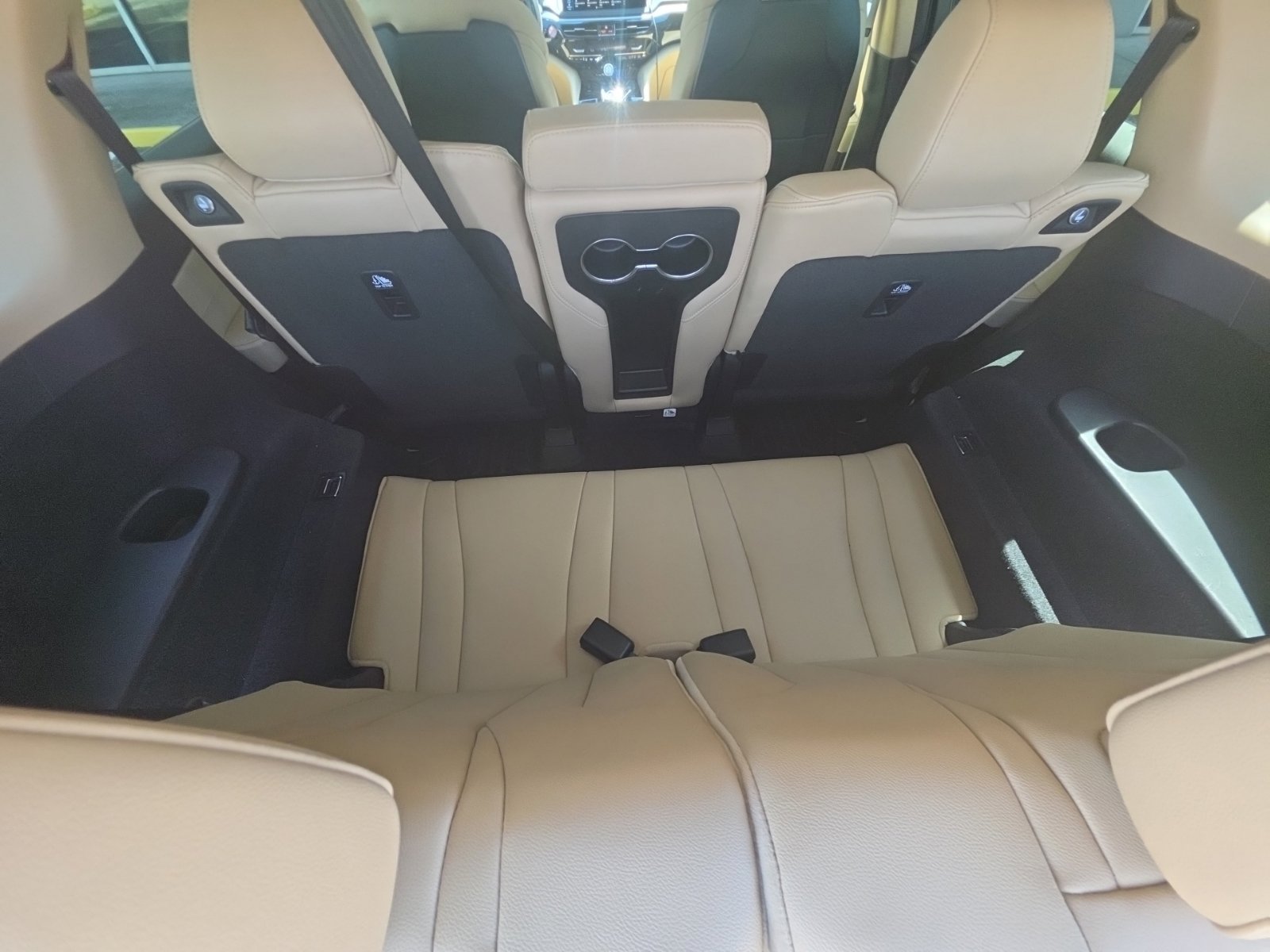 Used 2025 Platinum White Acura Base image 13