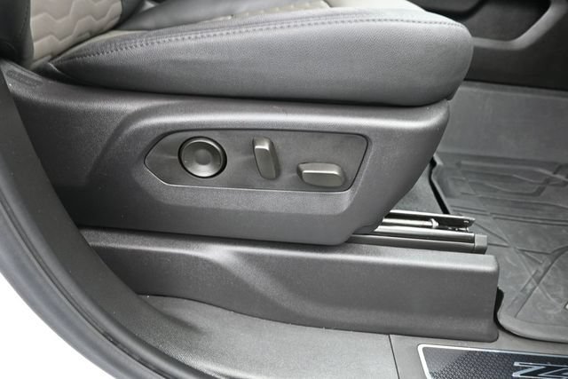 Used 2024 Summit White Chevrolet ZR2 image 28