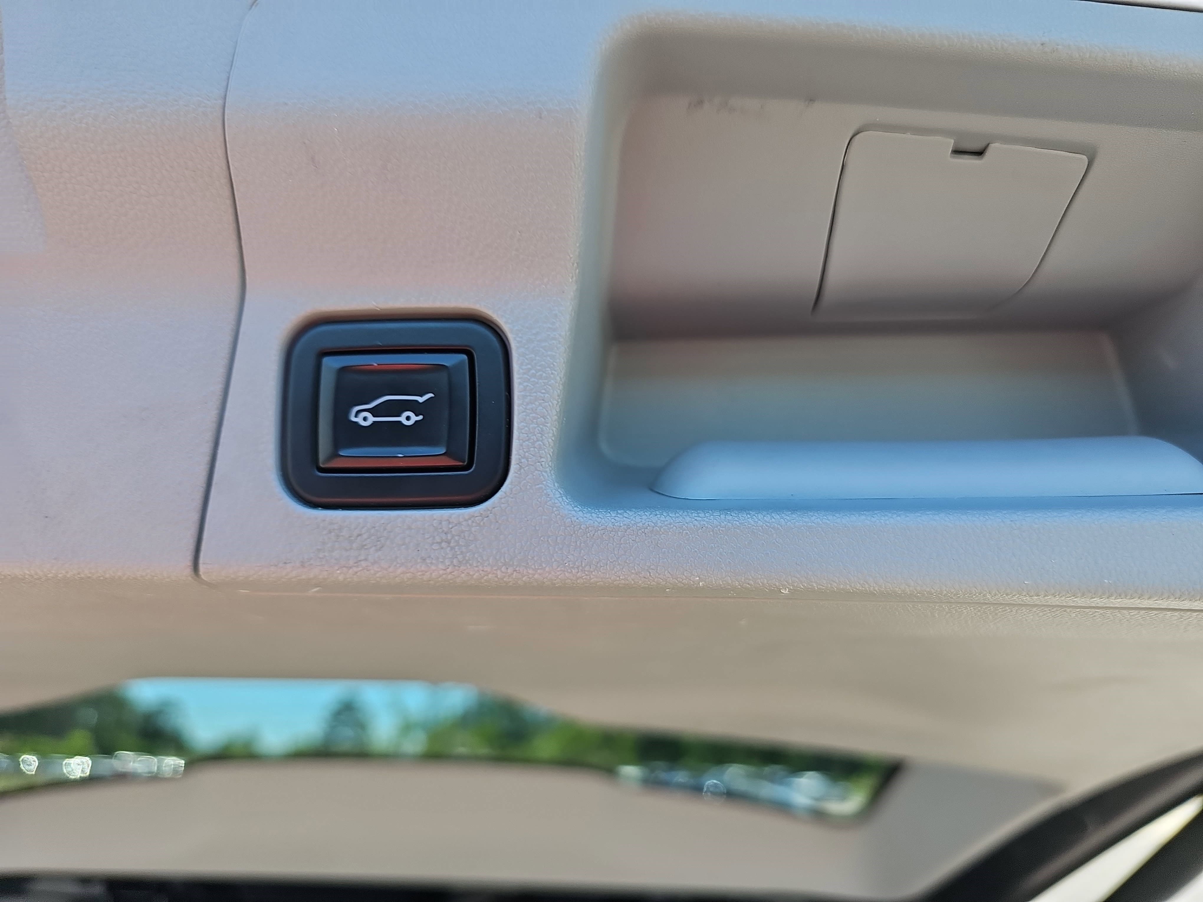 Used 2020 Dark Sky Metallic GMC SLT image 29
