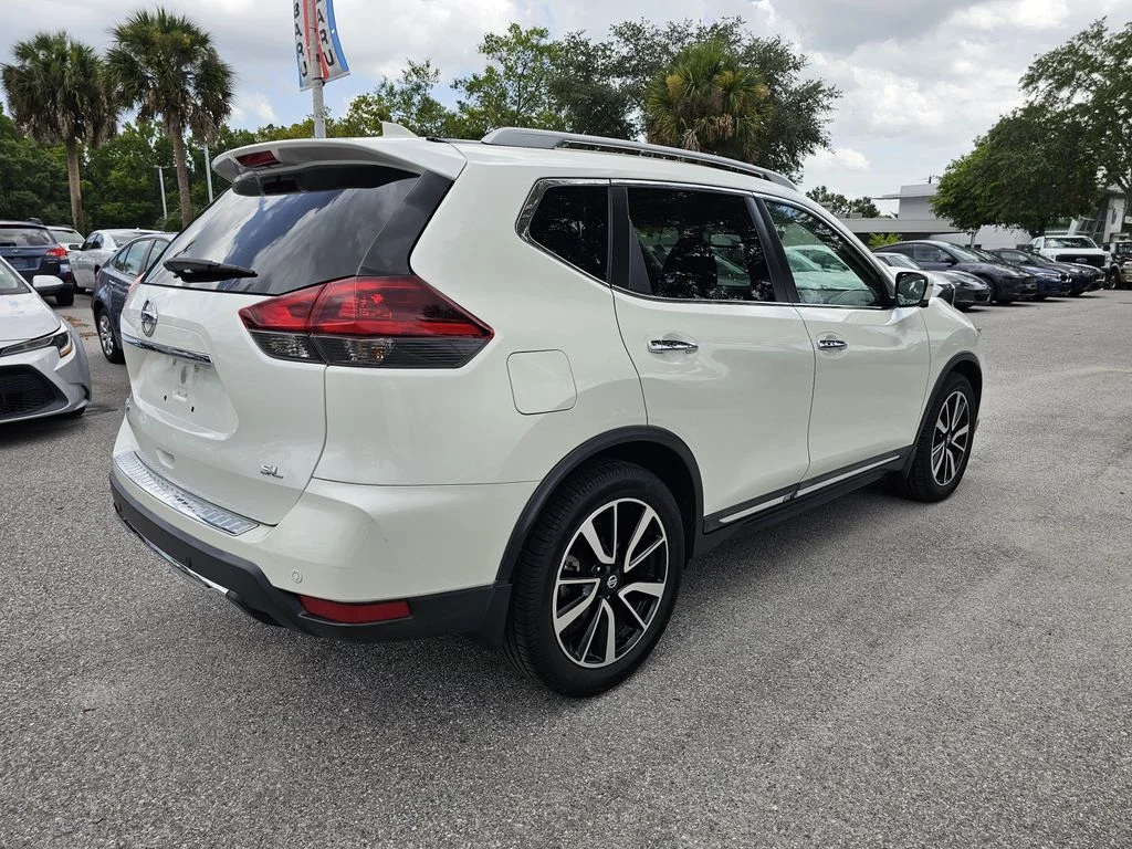 Used 2020 White Nissan SL image 3