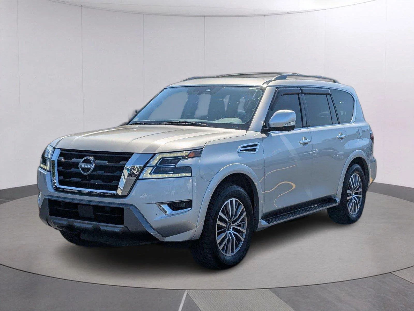 Used 2023 Brilliant Silver Metallic Nissan SL image 1