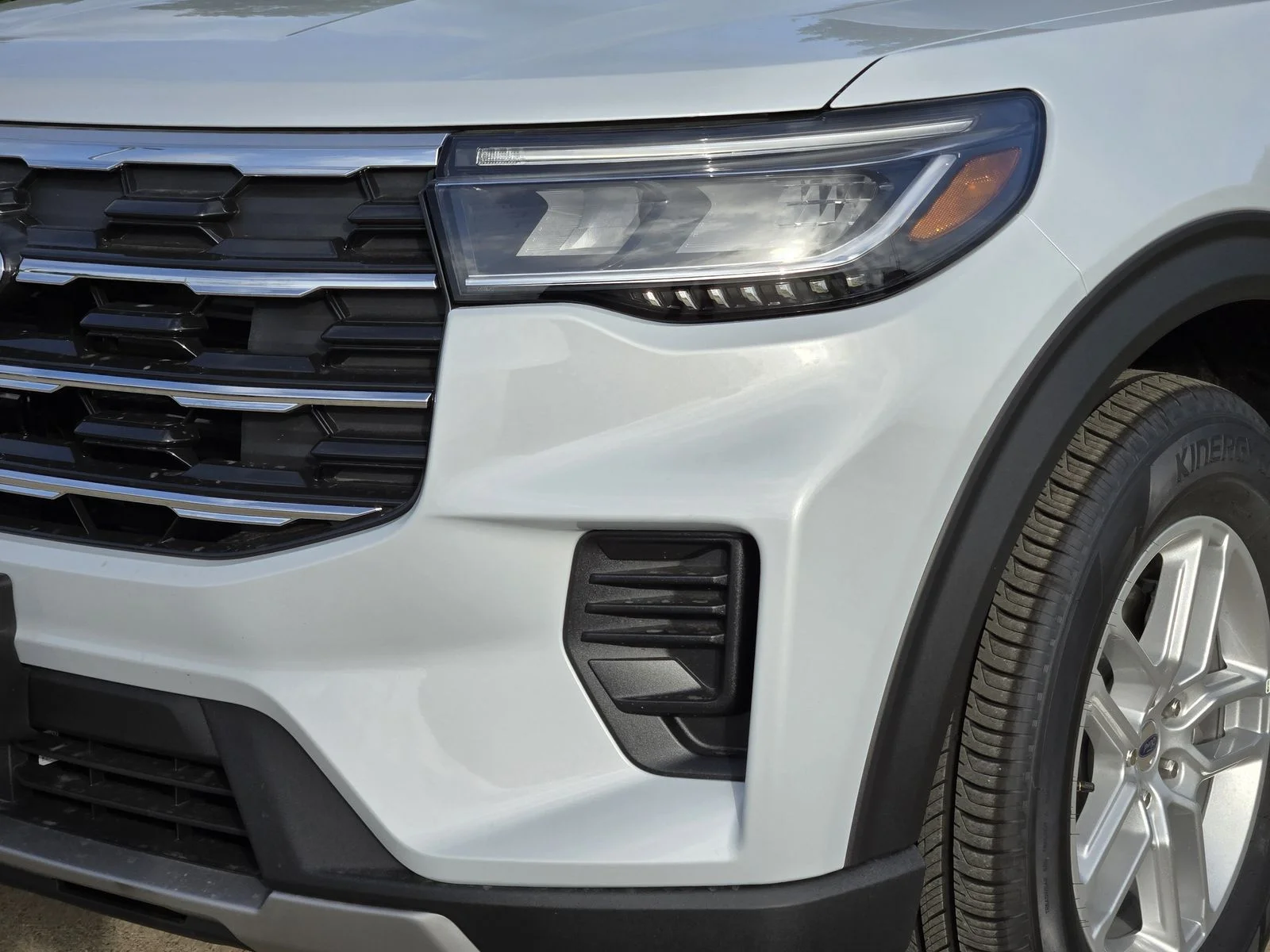 New 2026 Space White Metallic Ford Active image 5