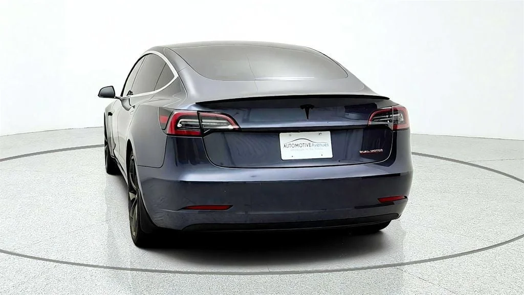 Used 2018 Midnight Silver Metallic Tesla Performance AWD w/ 20