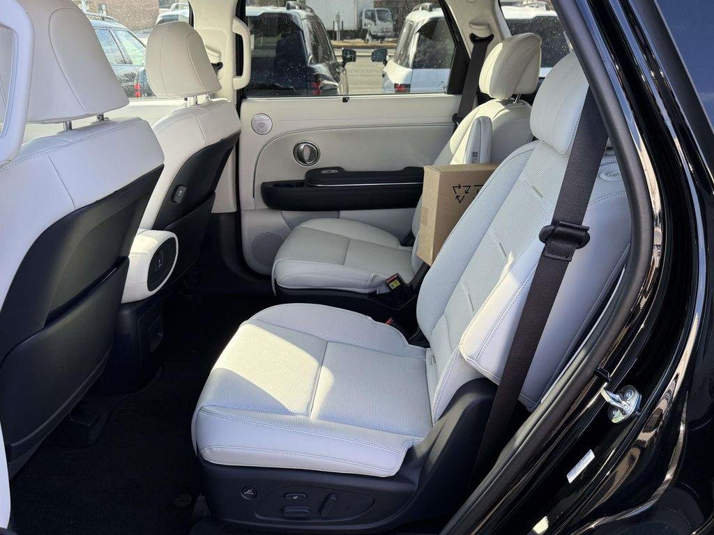 New 2026 Abyss Black Hyundai Calligraphy AWD image 15
