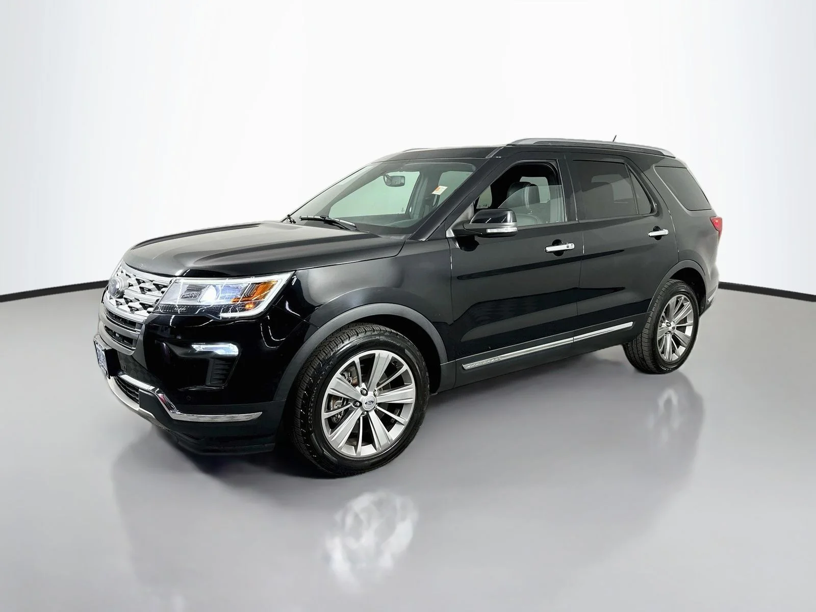 Used 2018 Shadow Black Ford Limited image 4