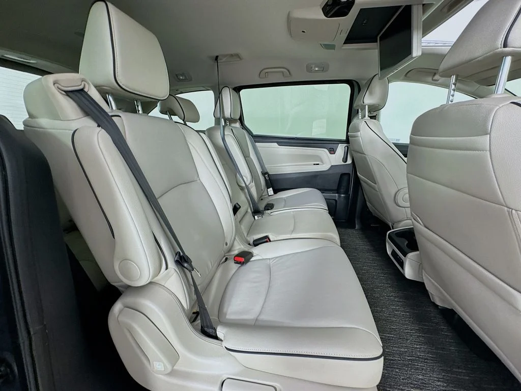 Certified Used 2026 Silver Honda Touring image 40