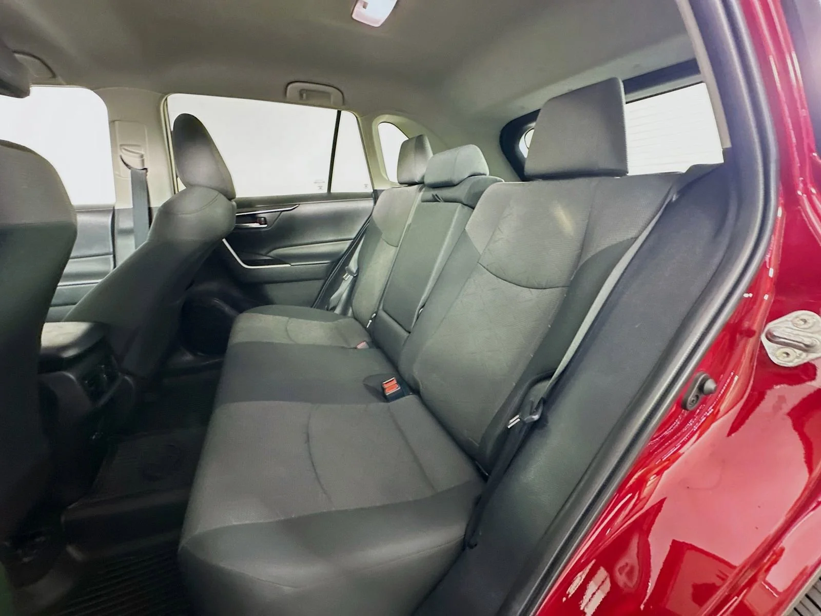 2023 Toyota RAV4 XLE - Photo 24