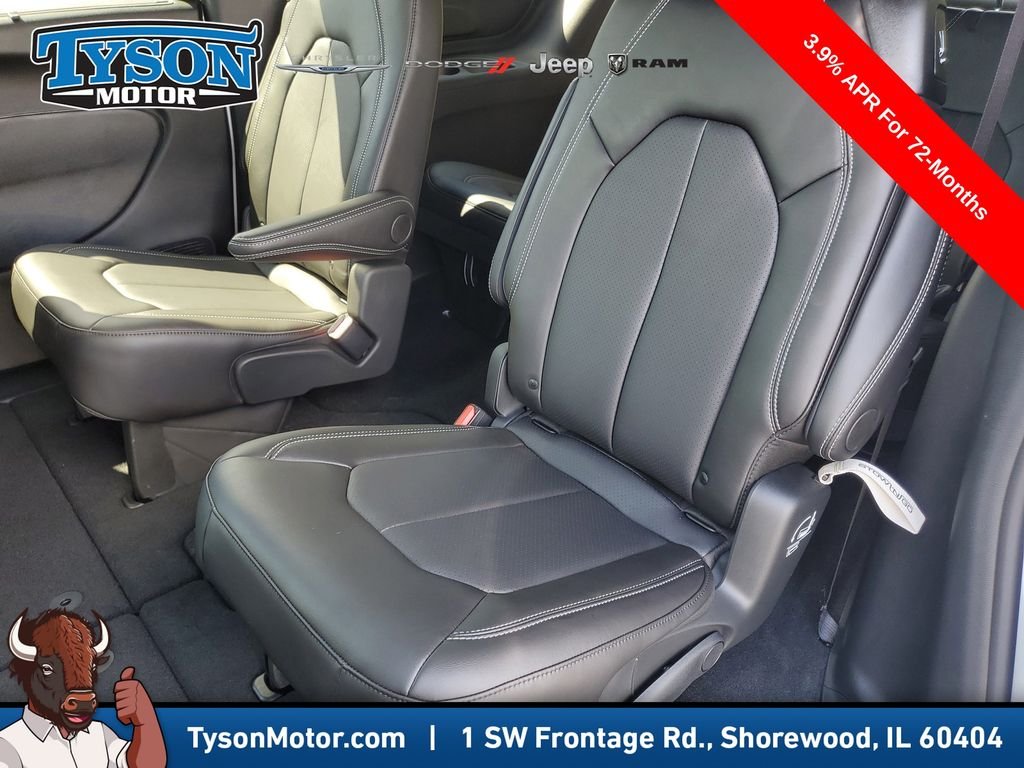 2026 Chrysler Voyager LX - Photo 12