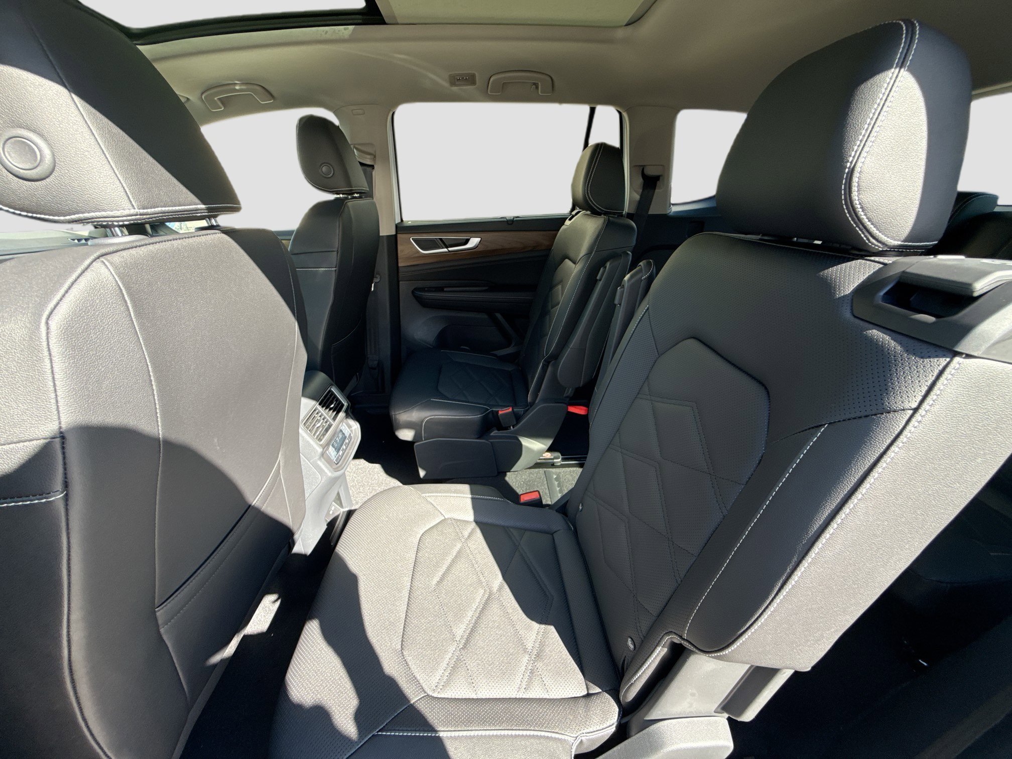 2026 Volkswagen Atlas SE w/Tech - Photo 21