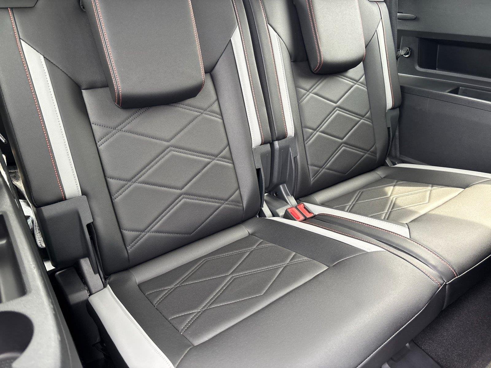 Used 2025  Volkswagen 2.0T Peak Edition 4Motion image 38