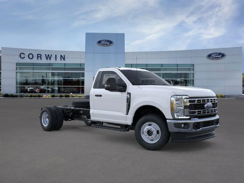 2025 Ford F-350 Super Duty Chassis Cab