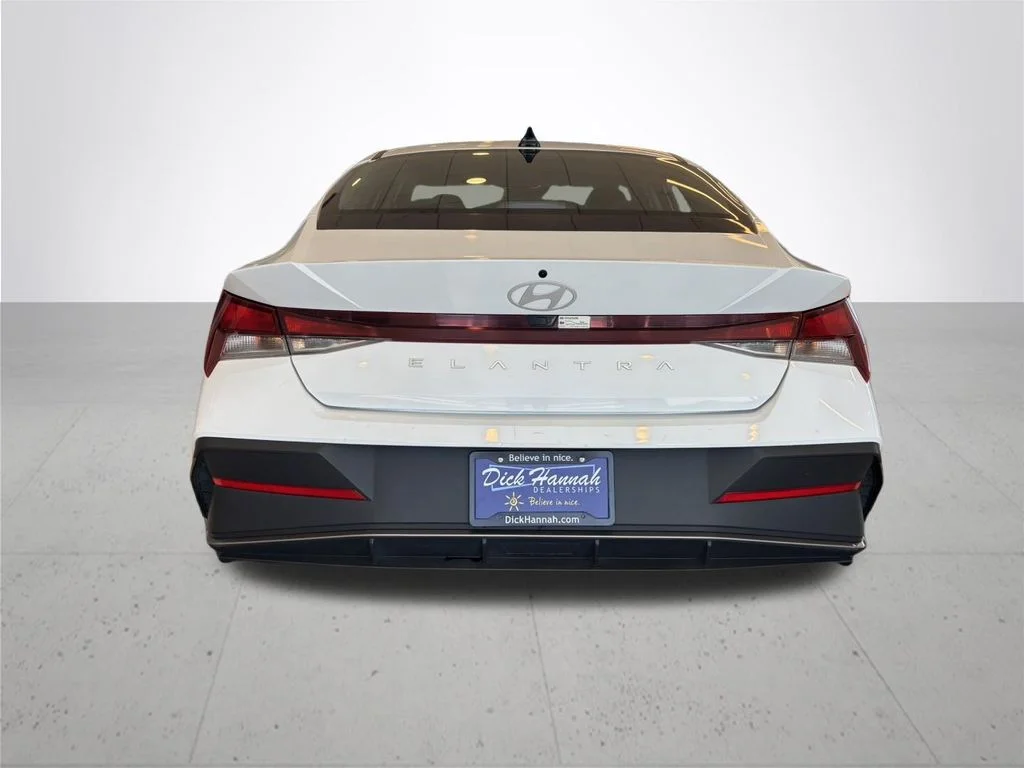 Used 2024 White Hyundai SEL image 8