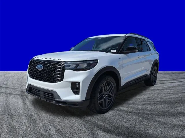 New 2026 Star White Metallic Tri-Coat Ford ST-Line image 8