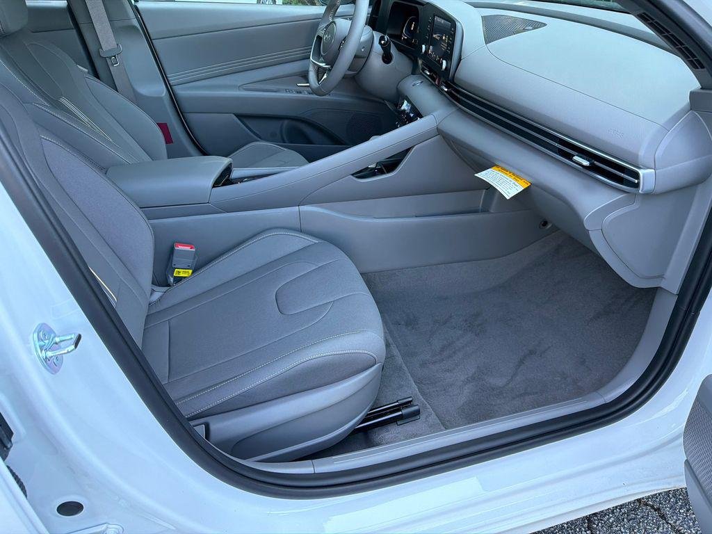 New 2026 White Hyundai SEL Sport image 13