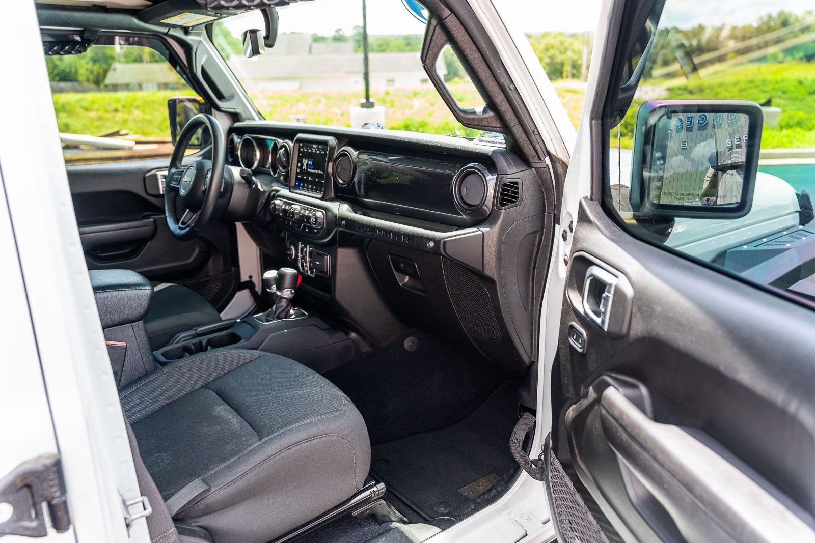 Used 2022 White Jeep Unlimited Sport Altitude image 19