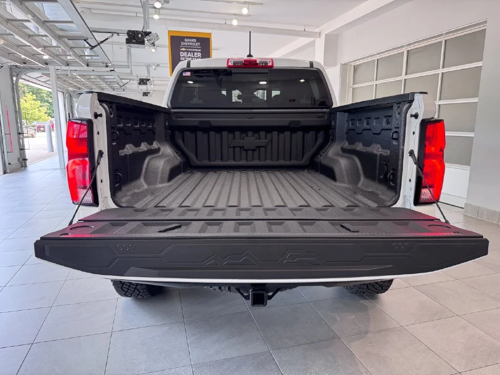 2025 Chevrolet Colorado ZR2 - Photo 7