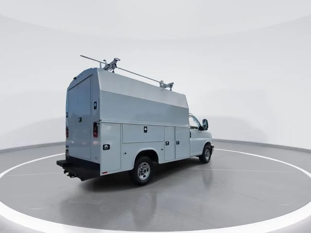New 2025 Summit White GMC 1WT image 8