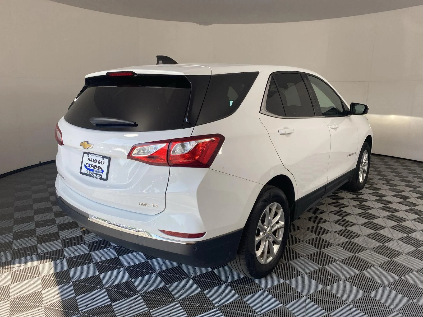 Used 2020 Summit White Chevrolet LT image 3