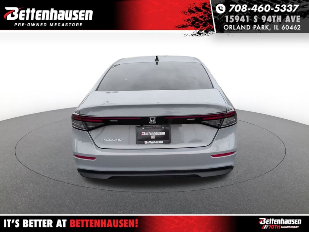 Used 2025 Gray Honda SE image 8