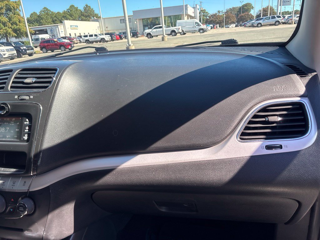 Used 2017 White Dodge SXT image 39