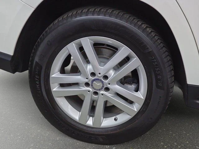 Used 2014  Mercedes-Benz GL 450 image 32