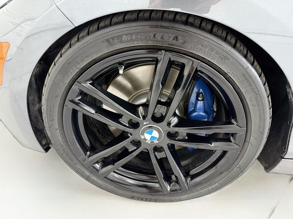 Used 2018 Mineral Gray Metallic BMW M240i xDrive image 27