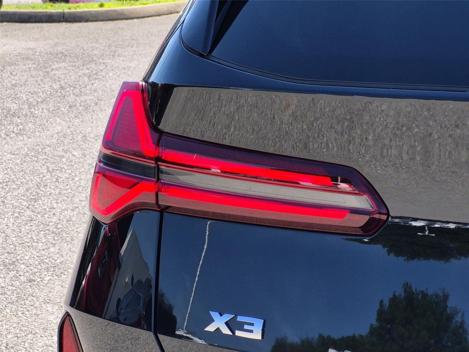 Certified Used 2026 Black Sapphire Metallic BMW M50 xDrive image 12