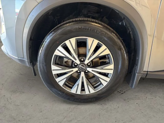 Used 2023 Gray Nissan SV image 15