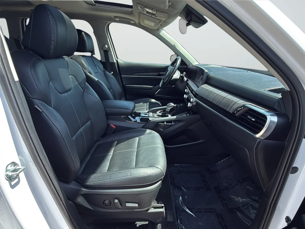 Certified Used 2023 White Kia SX image 13