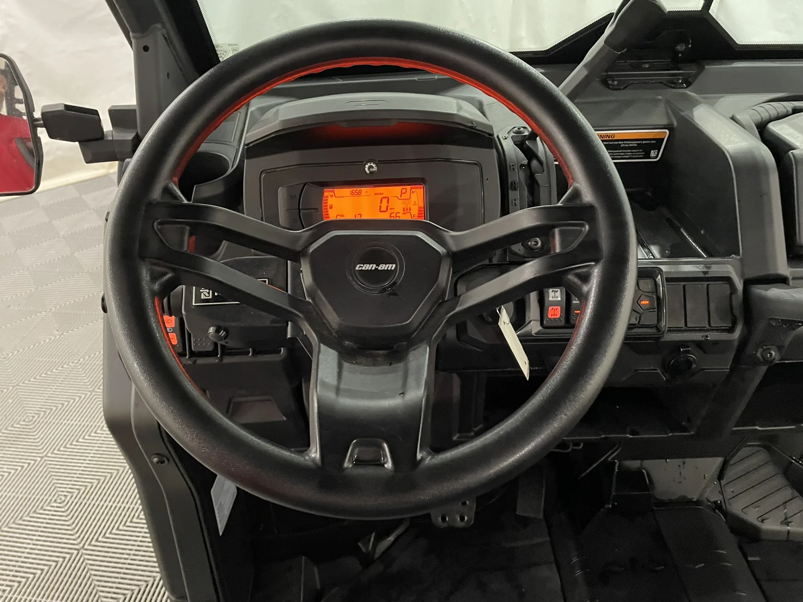 Used 2025 black Can-Am  image 11