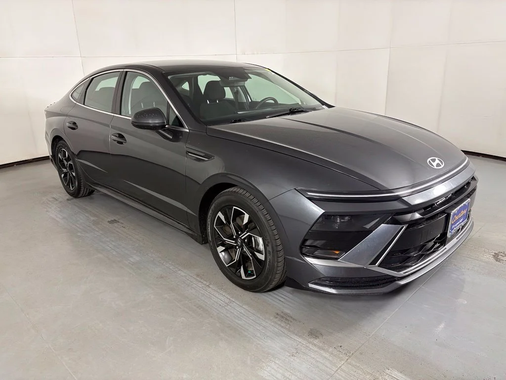 Used 2024 Gray Hyundai SEL image 2