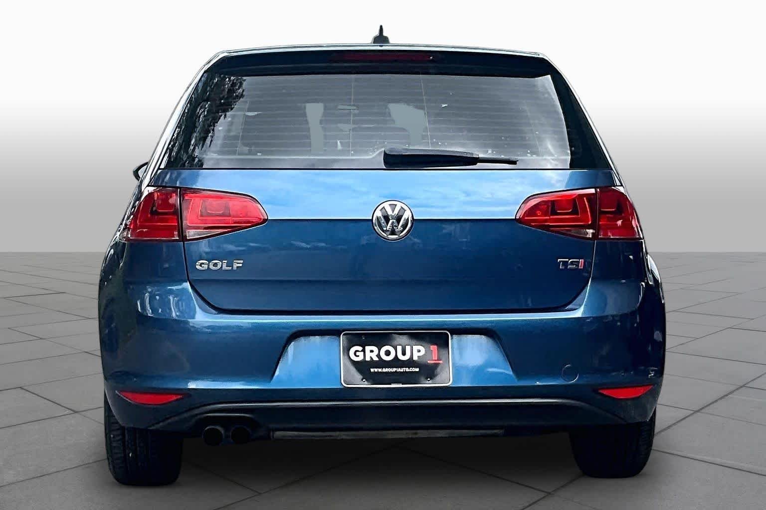 Pre-Owned 2017 Volkswagen Golf S