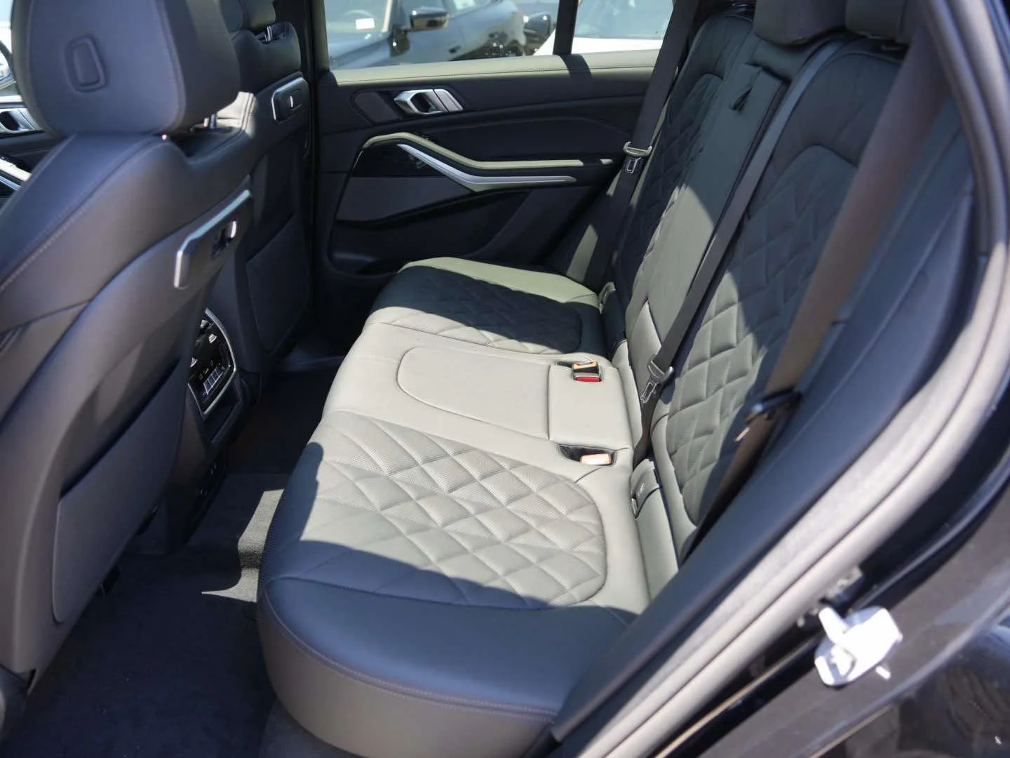 New 2026 Black Sapphire Metallic BMW xDrive40i image 12