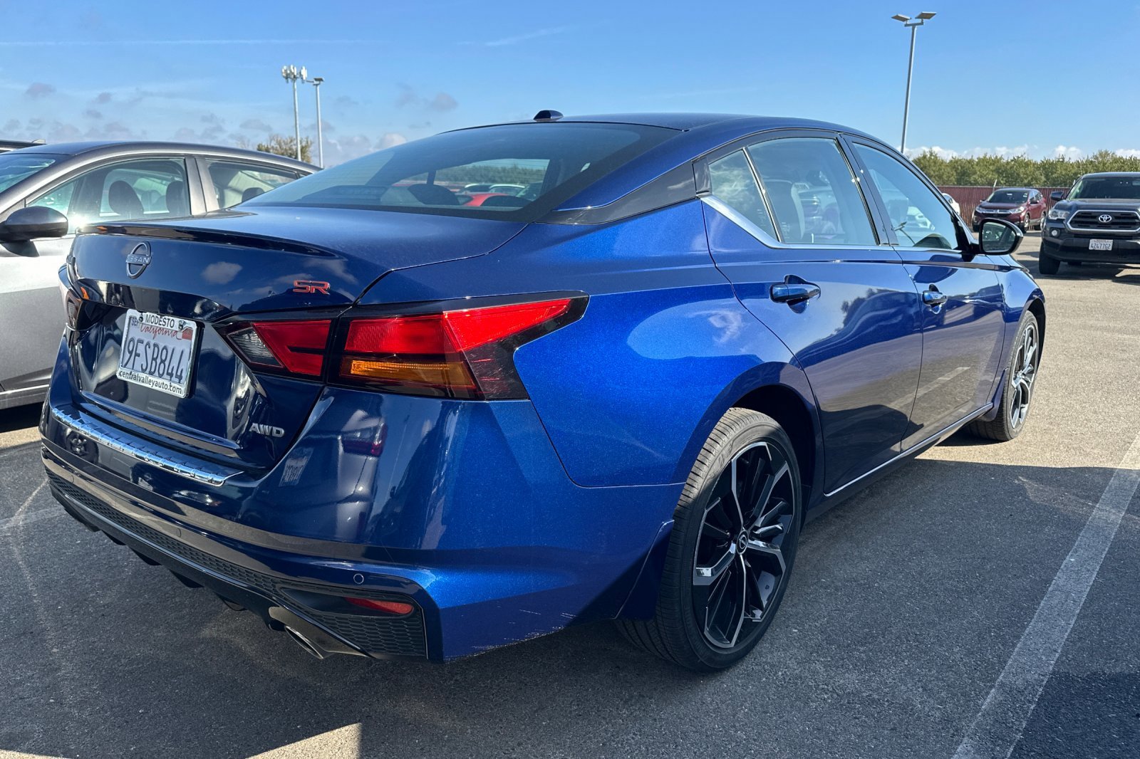 2023 Nissan Altima 2.5 SR photo 3