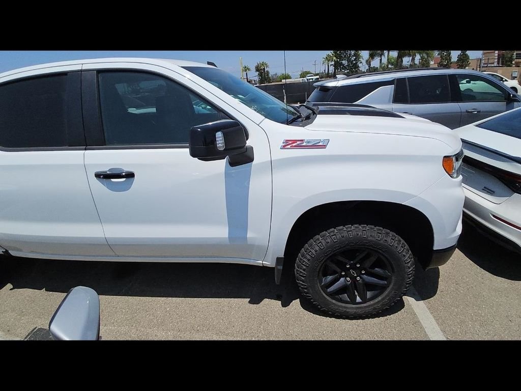 Used 2022 Summit White Chevrolet LT Trail Boss image 2
