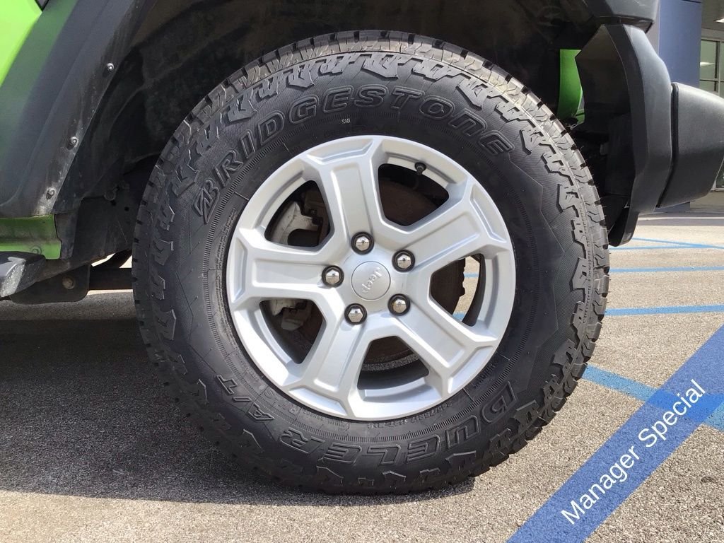 Used 2018 Green Jeep Unlimited Sport S image 16