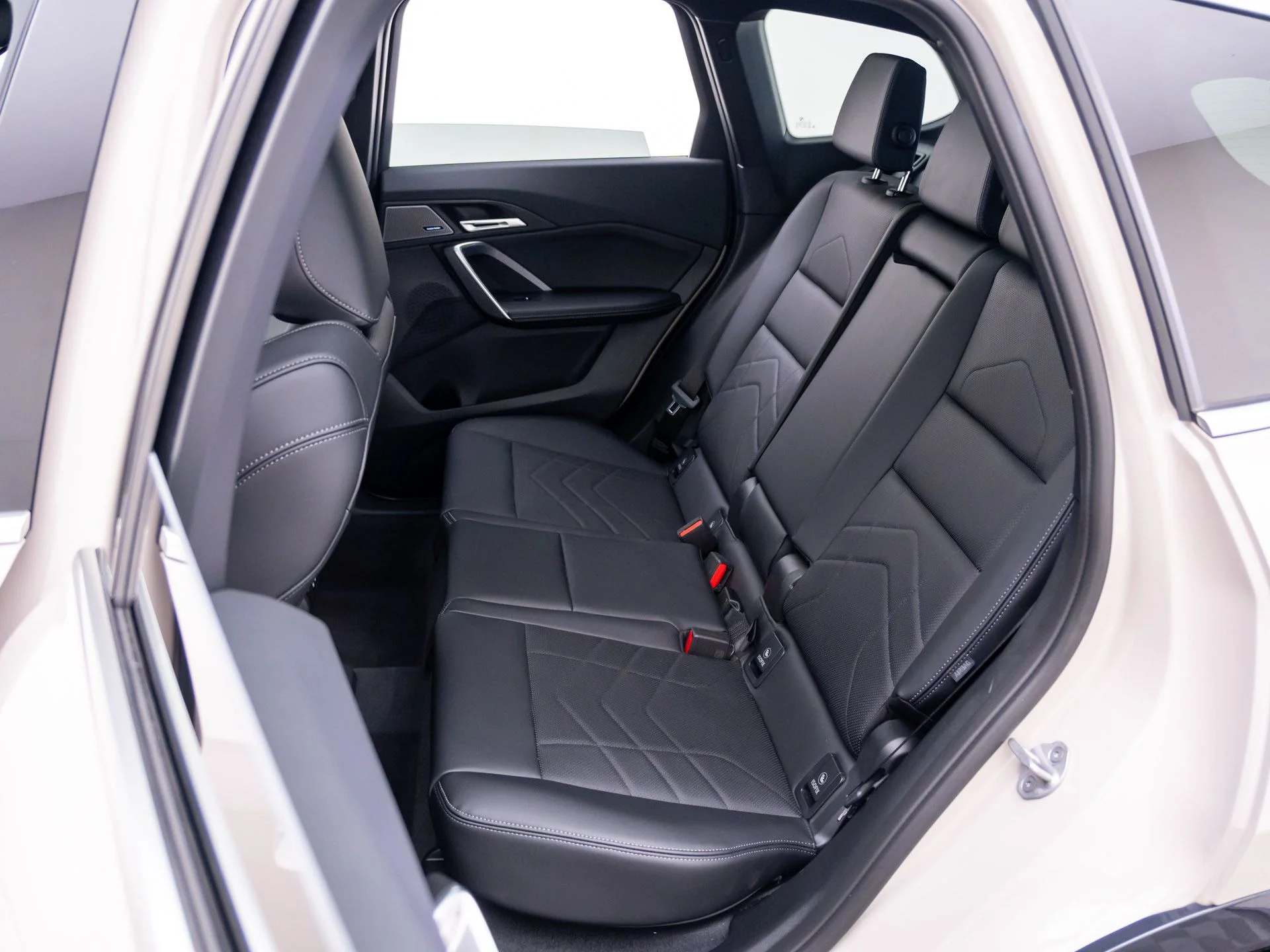 Certified Used 2026 Beige BMW xDrive28i image 18