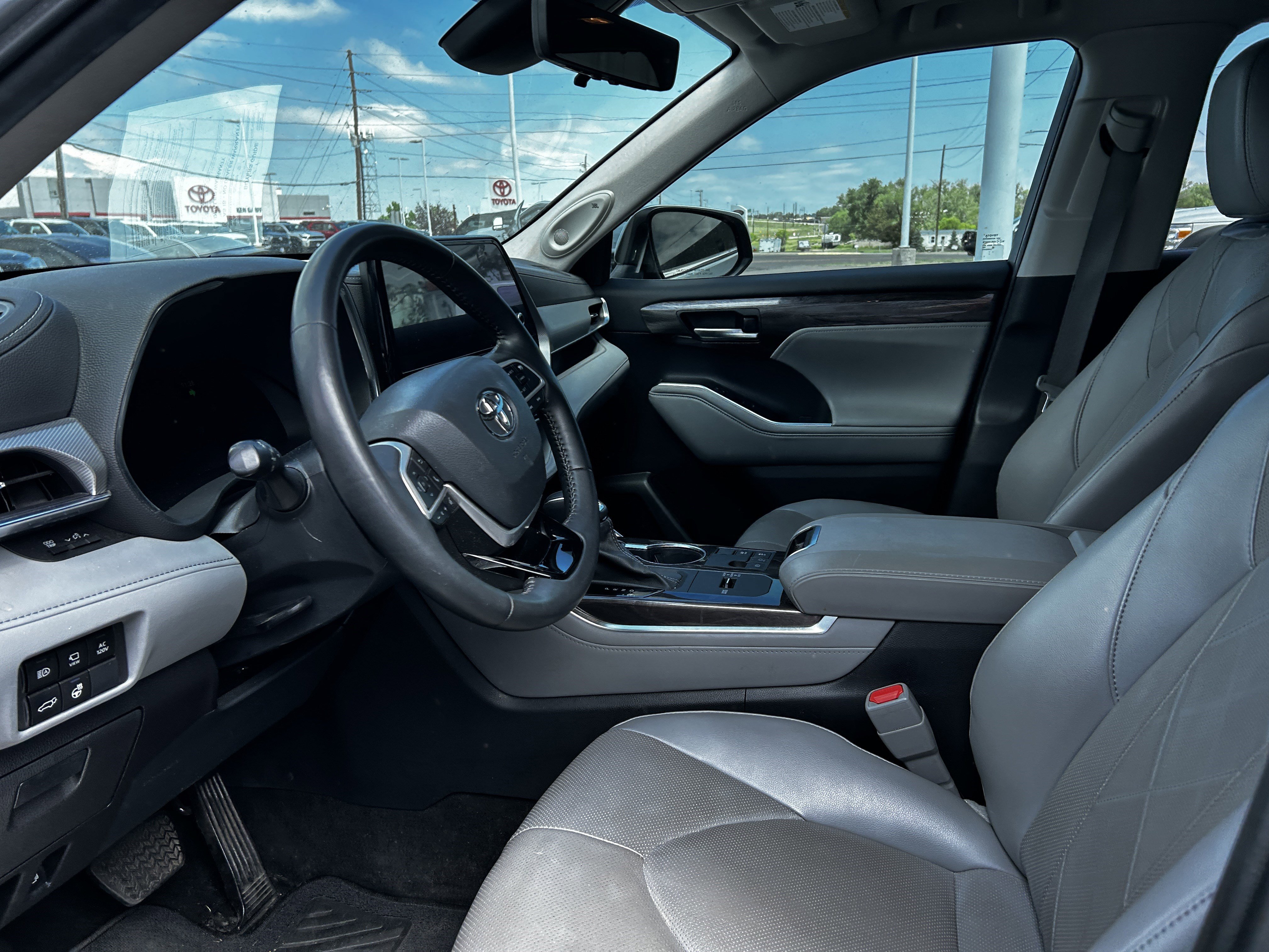 2023 Toyota Highlander Platinum - Photo 9