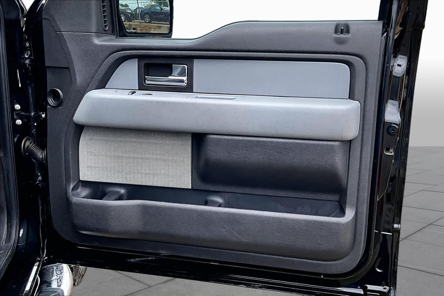 Used 2014 Tuxedo Black Metallic Ford XLT image 22