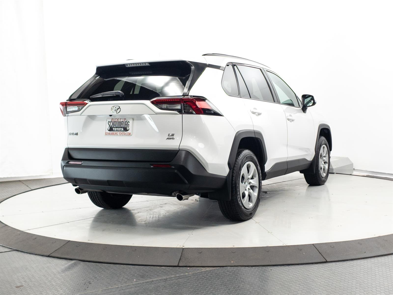 Used 2019 White Toyota LE image 11