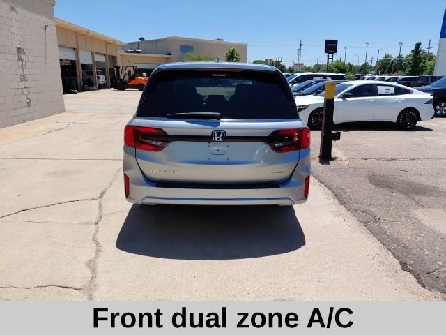 New 2026 Solar Silver Metallic Honda Touring image 6