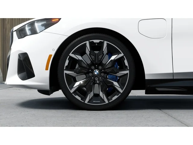 New 2027 Alpine White BMW 550e xDrive image 7