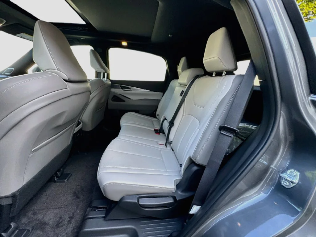 New 2027 GRAPHITE SHADOW INFINITI Luxe AWD image 25