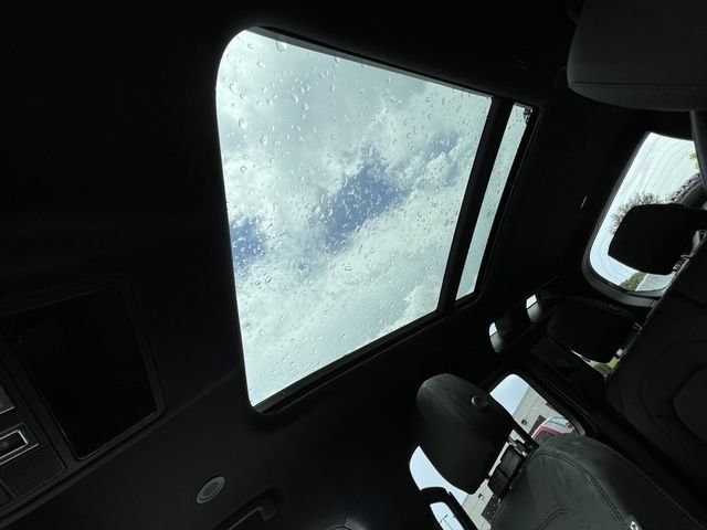 New 2026 Santorini Black Land Rover S image 19
