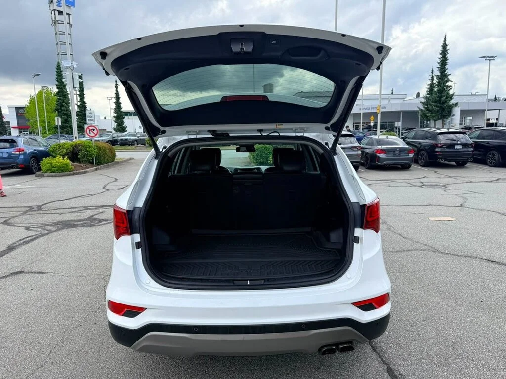 Used 2017  Hyundai AWD 2.0T Ultimate Dilawri Certified   Local BC   R image 13