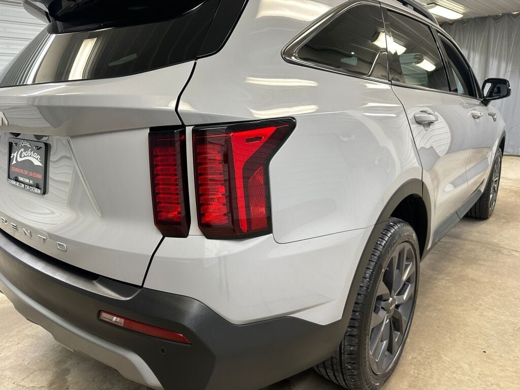 2022 Kia Sorento X-Line EX - Photo 28