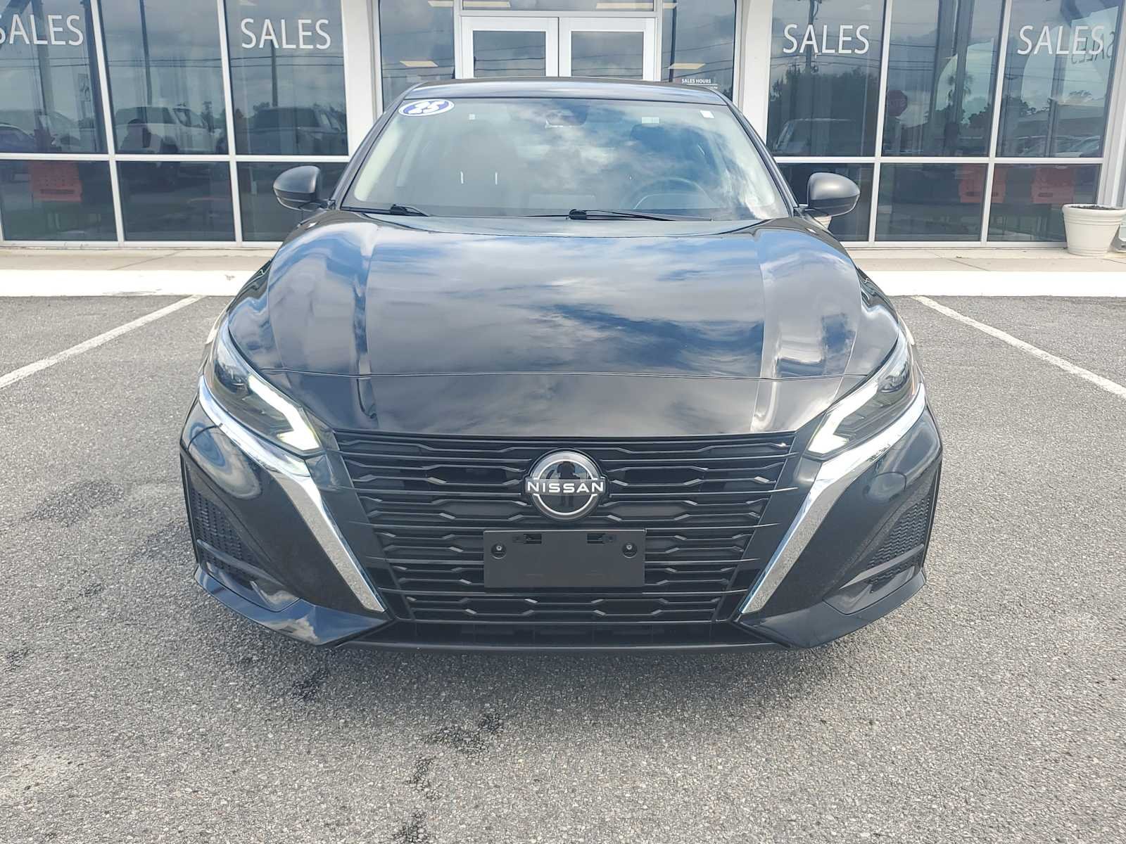Used 2025 Black Nissan SV image 3