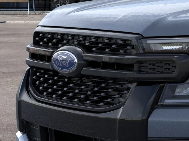 New 2025 Azure Gray Metallic Tri-coat Ford XLT image 39