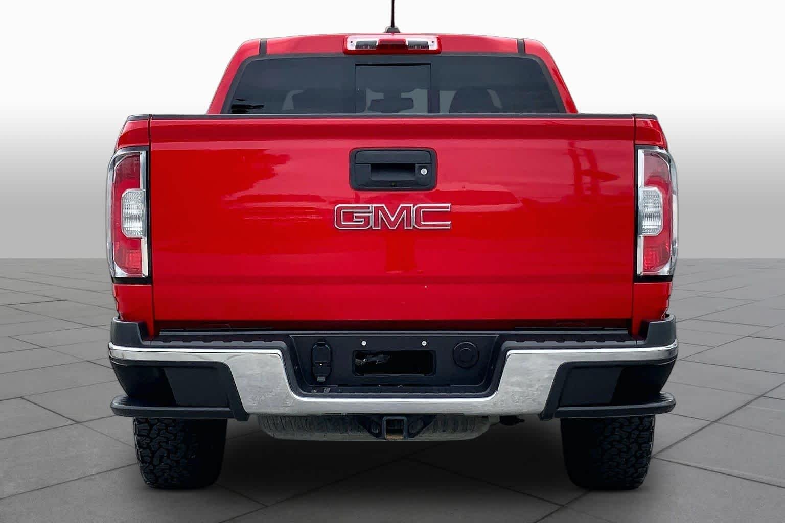 Used 2017 Cardinal Red GMC 4WD SLE image 5